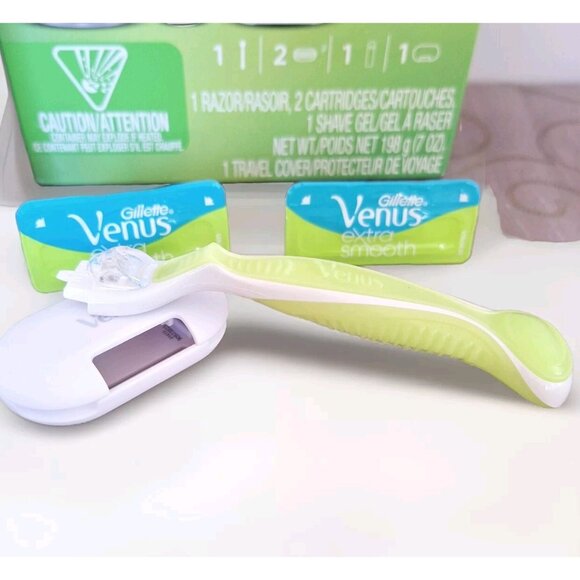 Gillette VENUS Gift PACK  BNIB - Picture 2 of 2